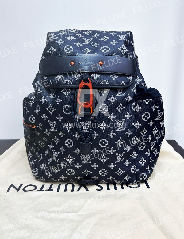 Lv Upside Down Discovery Backpack Rucksack 18年限量版雙肩包|Lv Upside Down Discovery Backpack Rucksack 18年限量版双肩包-Navy,Upside,Upside,Down,Discovery,Backpack,Rucksack18,18年限量版,鑒定,M43693,女裝,包袋,女士,雙肩包,二 手|Navy,Upside,Upside,Down,Discovery,Backpack,Rucksack18,18年限量版,鉴定,M43693,女装,包袋,女士,双肩包,二手