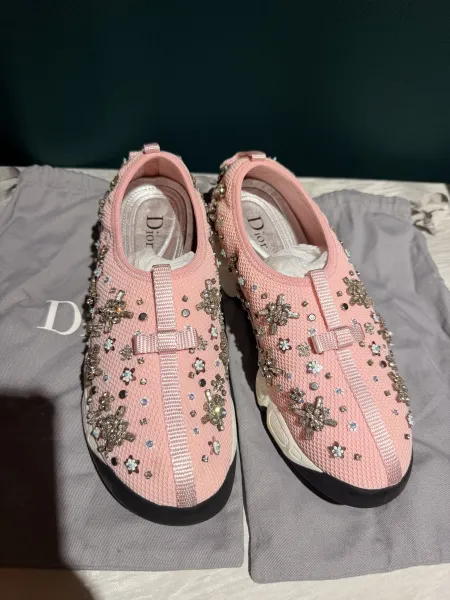 DIOR 粉色水鑽花網面運動鞋