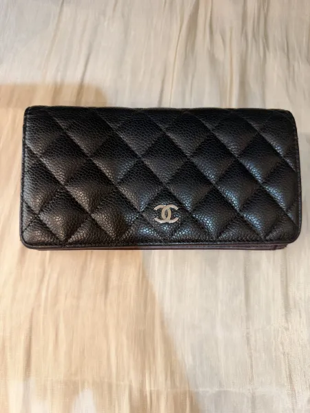 Chanel 黑銀荔枝對折長銀包