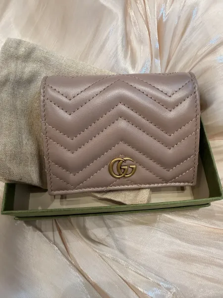 Gucci 對折短銀包
