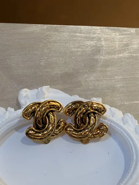 Chanel 小鳥菱格紋雙C中古耳夾