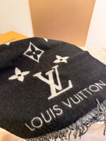 LV Reykjavik 雙面羊絨流蘇圍巾