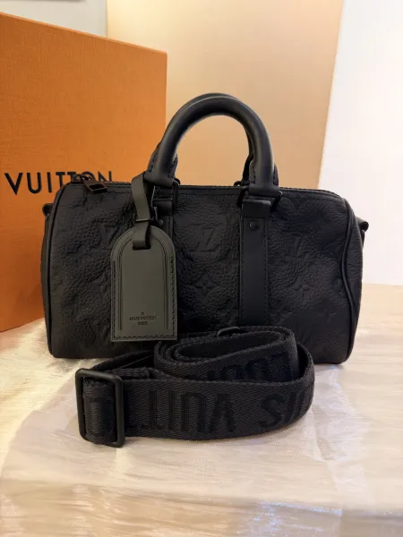 LV Keepall 25 黑色老花壓紋牛皮手提袋