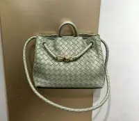 Bottega veneta(BV)