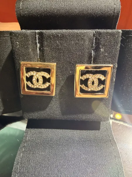 Chanel 經典雙C方形耳環